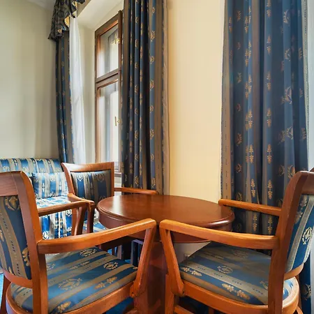 Cozy Historic Centre By Rentez * Prag